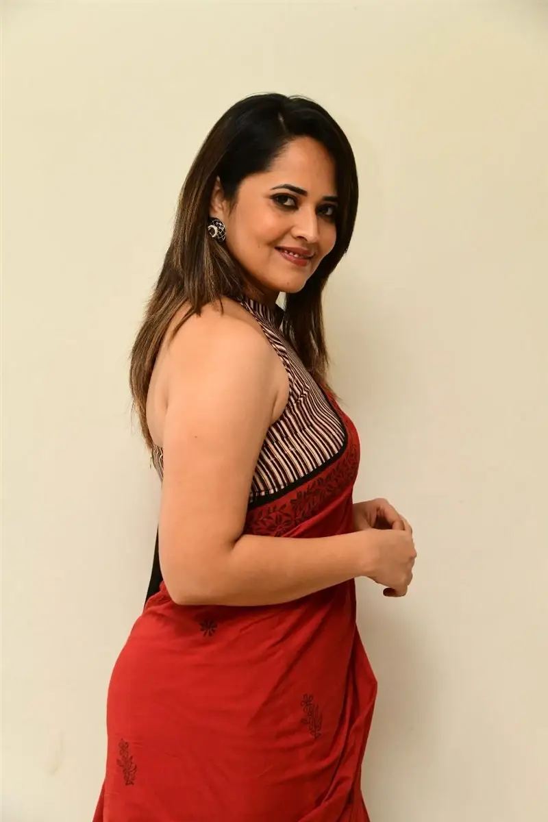 Hyderabad Girl Anasuya Bharadwaj in Red Saree at Movie Press Meet